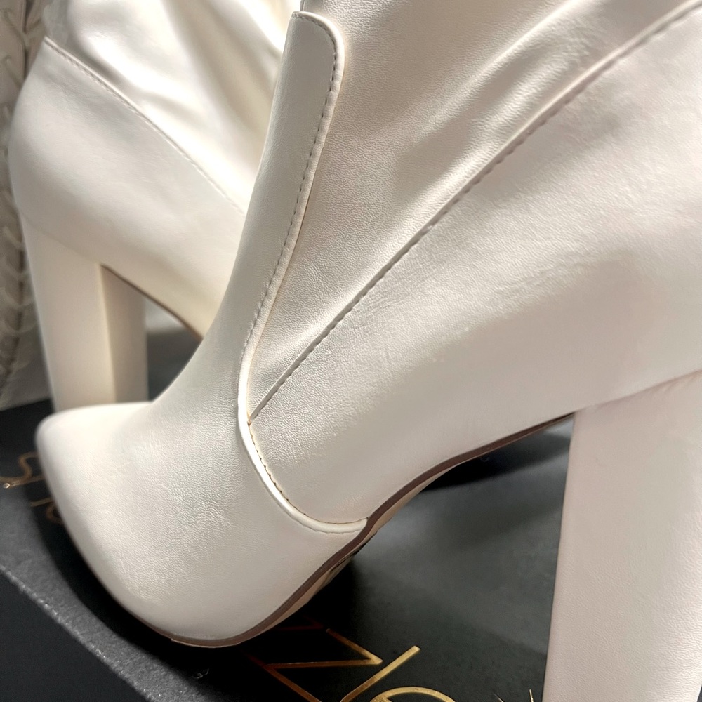 Shoe dazzle cream thigh high boots 8.5